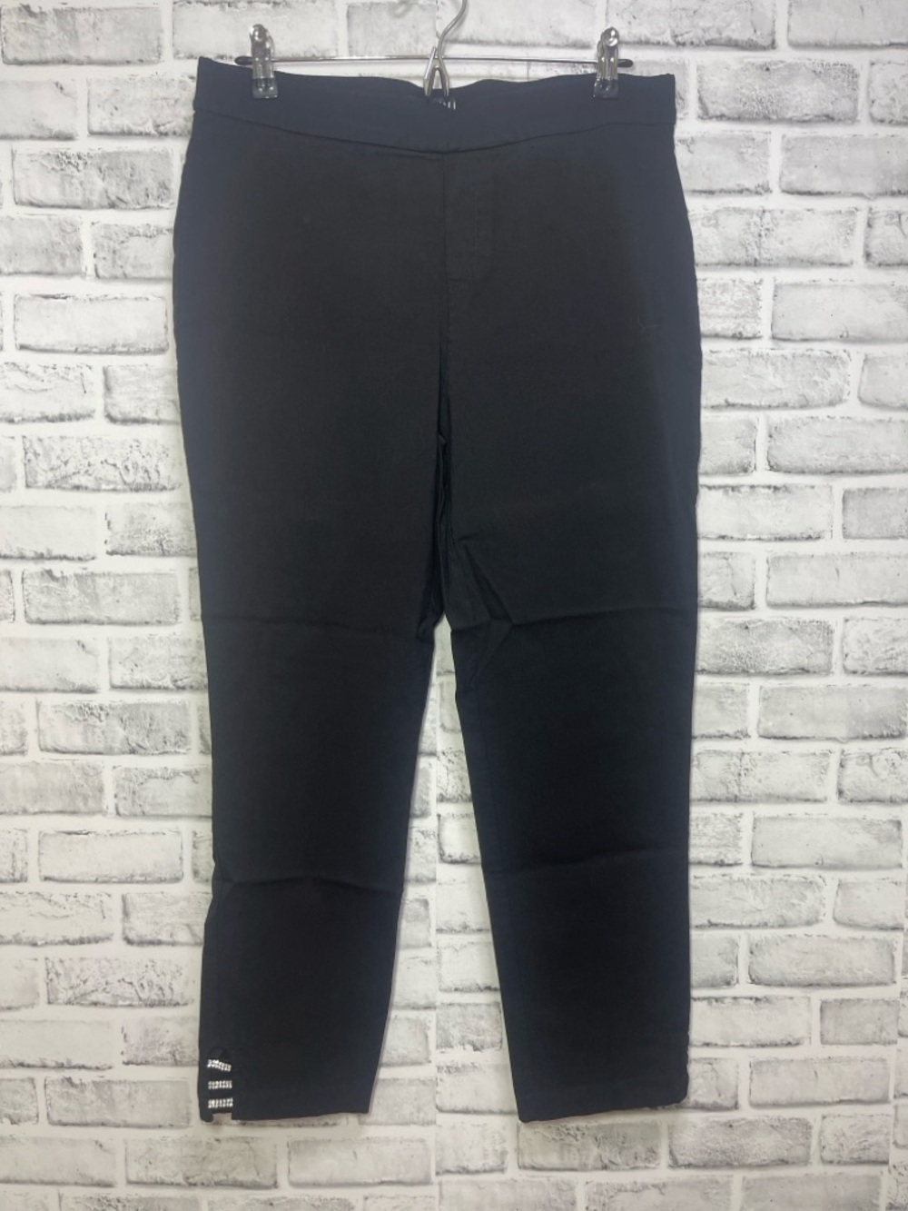 Roz & Ali Black Pull On Beaded Straps Ankle Pants 16
